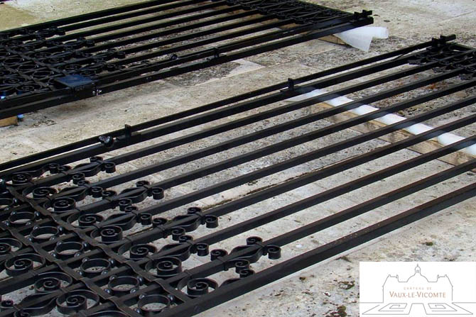 Restitution de la grille centrale de la faade Nord du Chteau finance par l'Association des Amis de Vaux-le-Vicomte