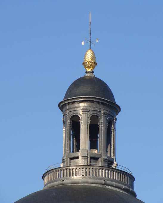 Rfection du Lanternon finance par l'Association des Amis de Vaux-le-Vicomte